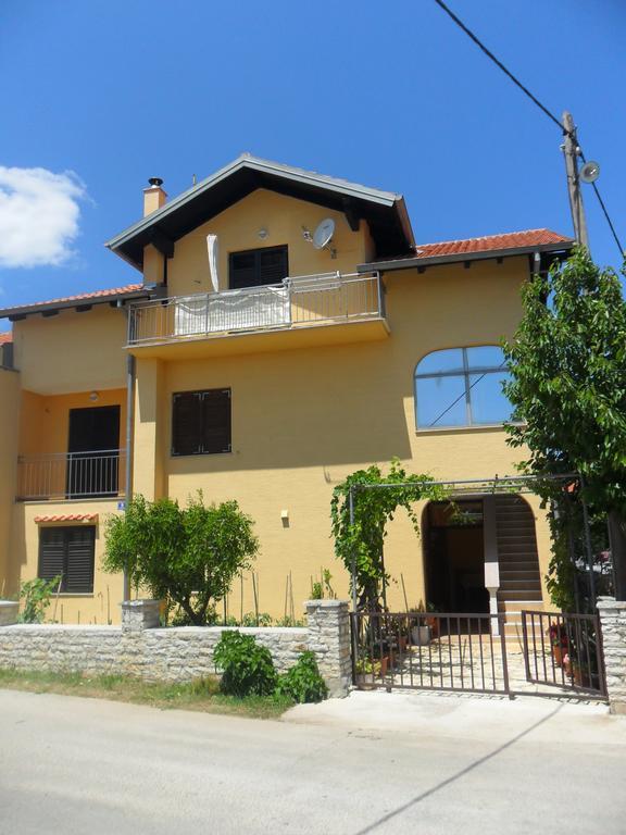 Apartments Stana Sukošan エクステリア 写真
