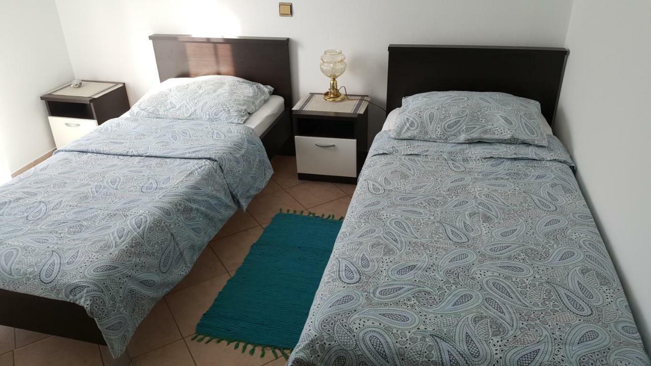 Apartments Stana Sukošan エクステリア 写真
